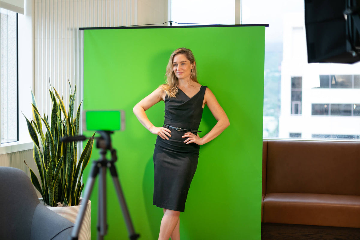 Valera Explorer 90 Pop-Up Green Screen with Tripod — $299.00